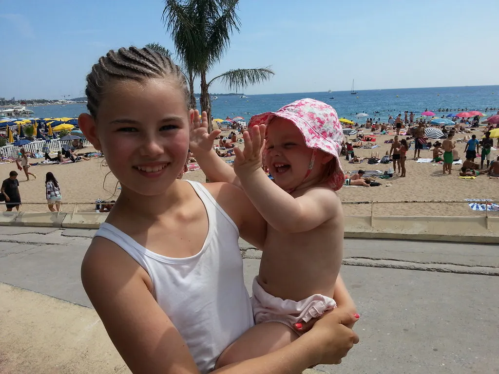 Avslappande strandliv i Nice